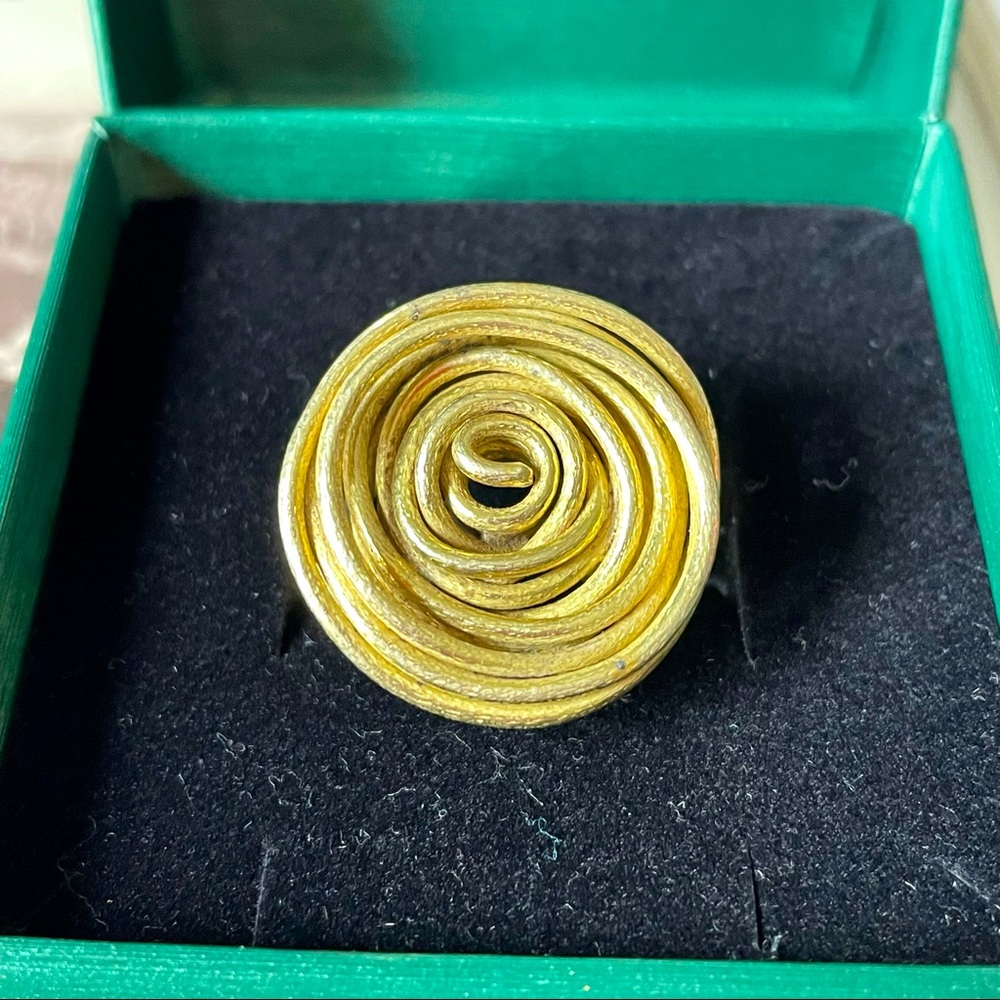 Gold Swirl Ring